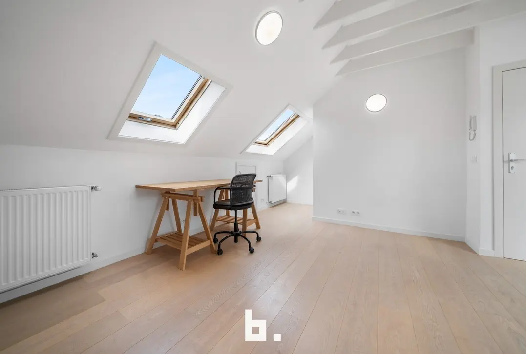 Instapklare woning met garage nabij de Coupure. - Brugge