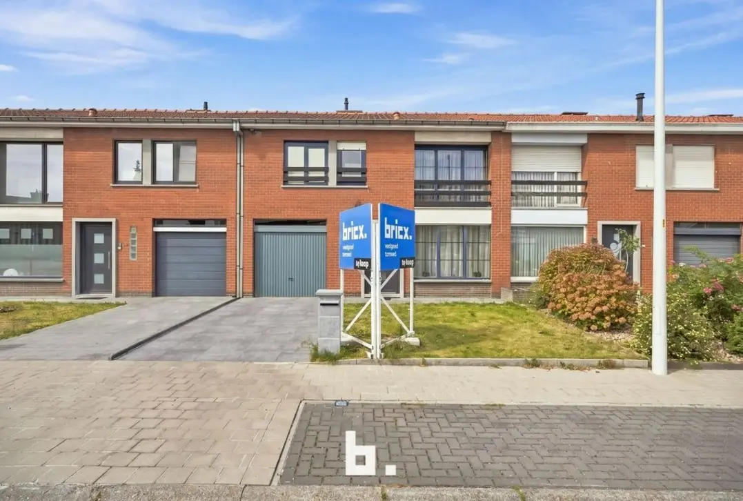 Gezinswoning met 4 slaapkamers, zonnige tuin en garage - Moorslede