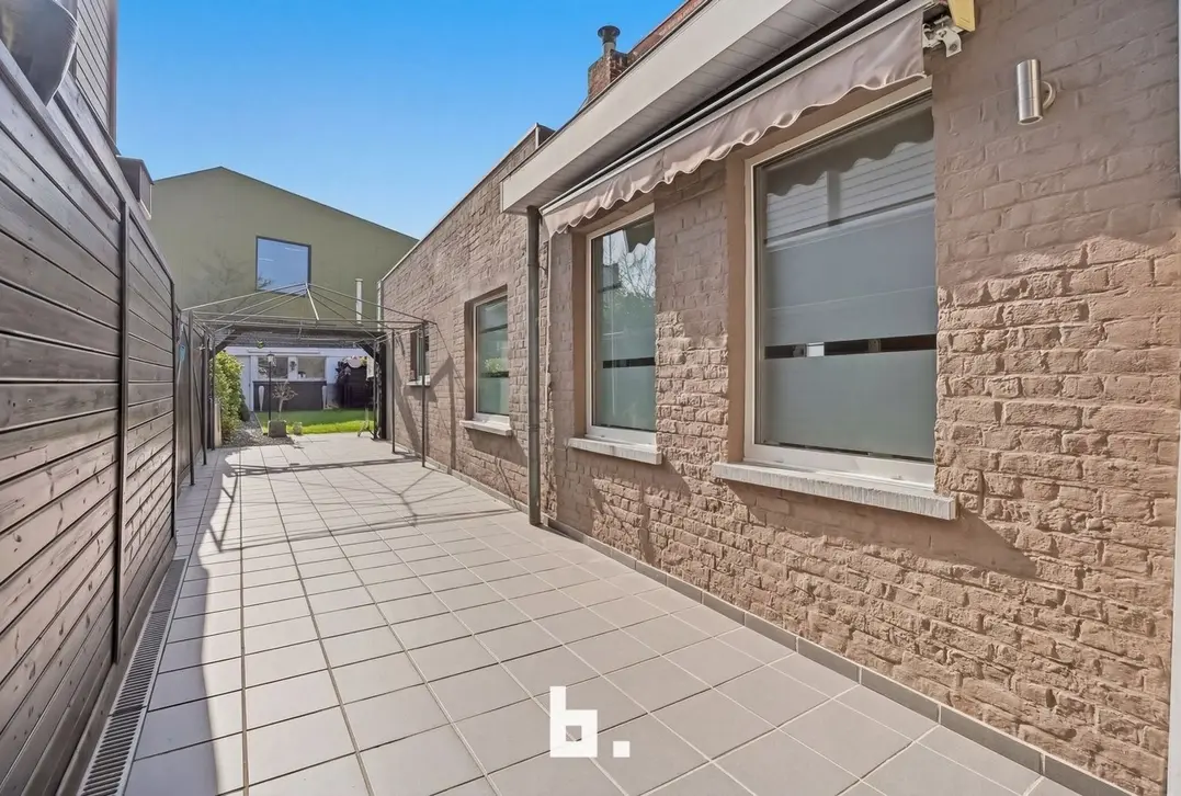 Ruime gezinswoning met tuin nabij het centrum - Roeselare