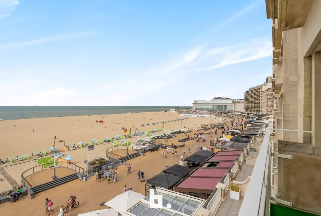 Exclusief zeezicht op de Albert I-Promenade – 125 m² met potentieel voor 3 slaapkamers te Oostende  - Oostende