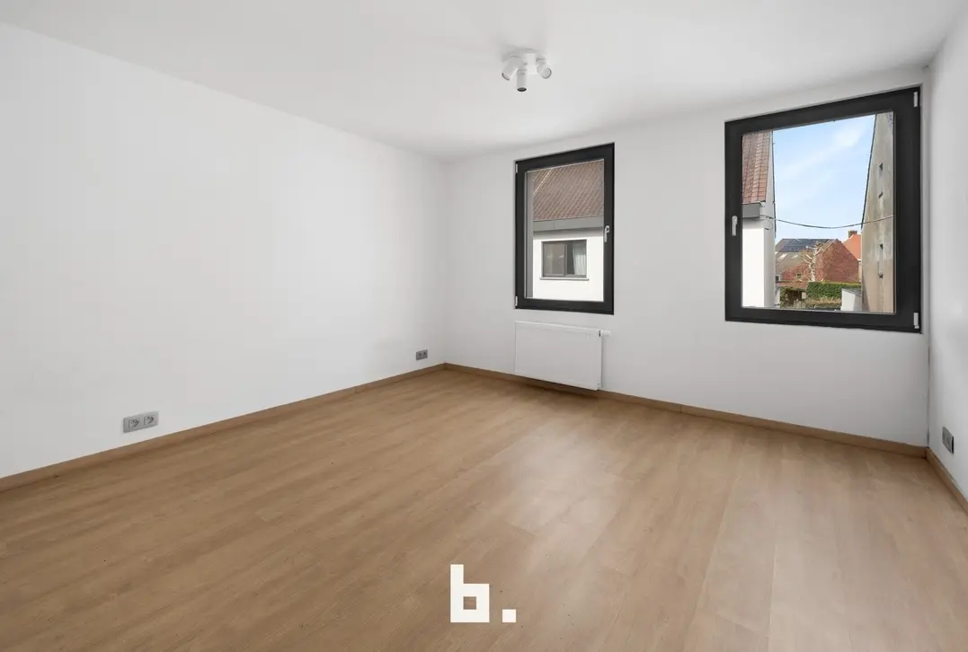 Gerenoveerde gezinswoning / kangoeroewoning met 5 kamers in Kuurne - Kuurne