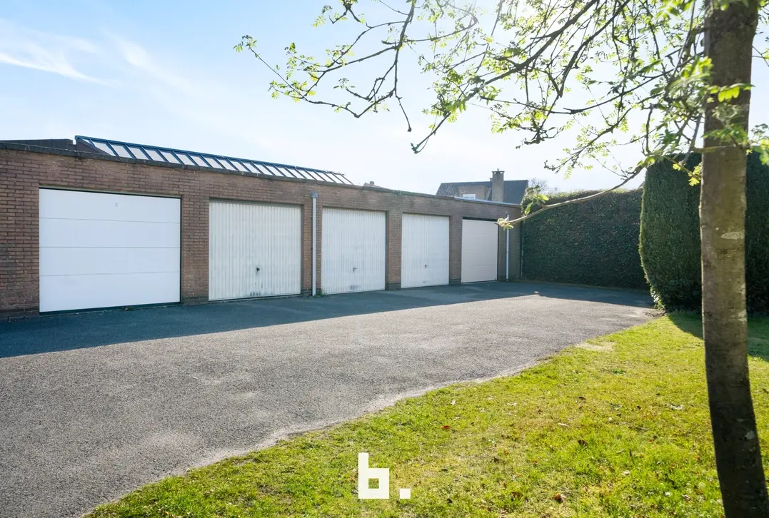 Verrassend ruim appartement op uitstekende ligging te Sint-Michiels - Sint-Michiels