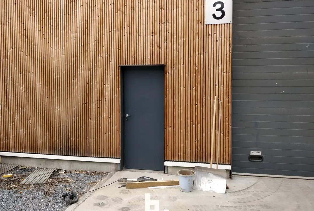 Industriehal met kantoor te Wellen - Wellen