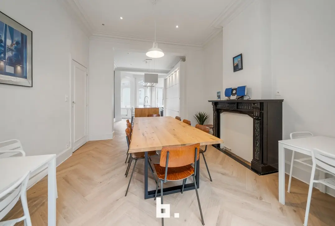 Uniek art deco herenhuis met 5 slaapkamers, 4 badkamers en 2 terrassen - Oostende