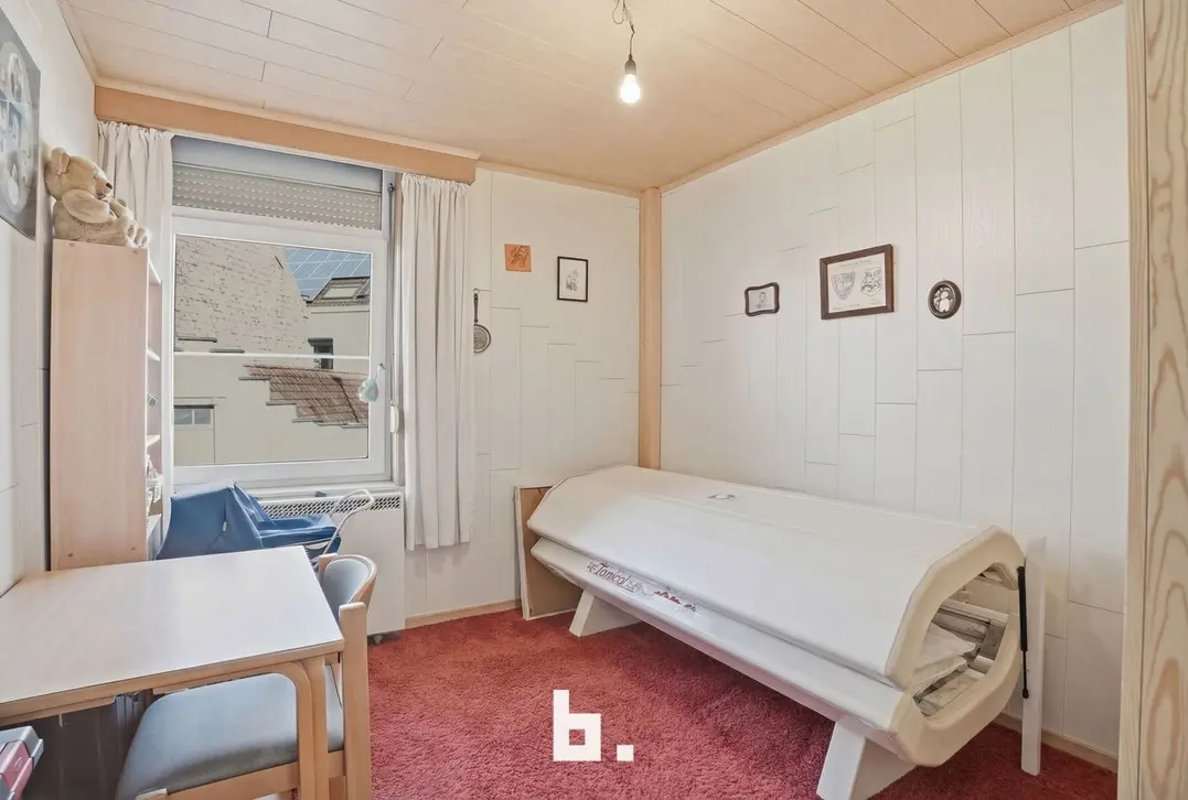 Ruime gezinswoning met tuin nabij het centrum - Roeselare