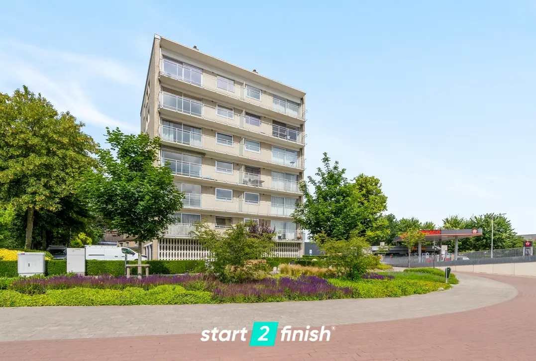Instapklaar appartement met 3 slaapkamers en garage en kelderberging inbegrepen - Sint-Michiels