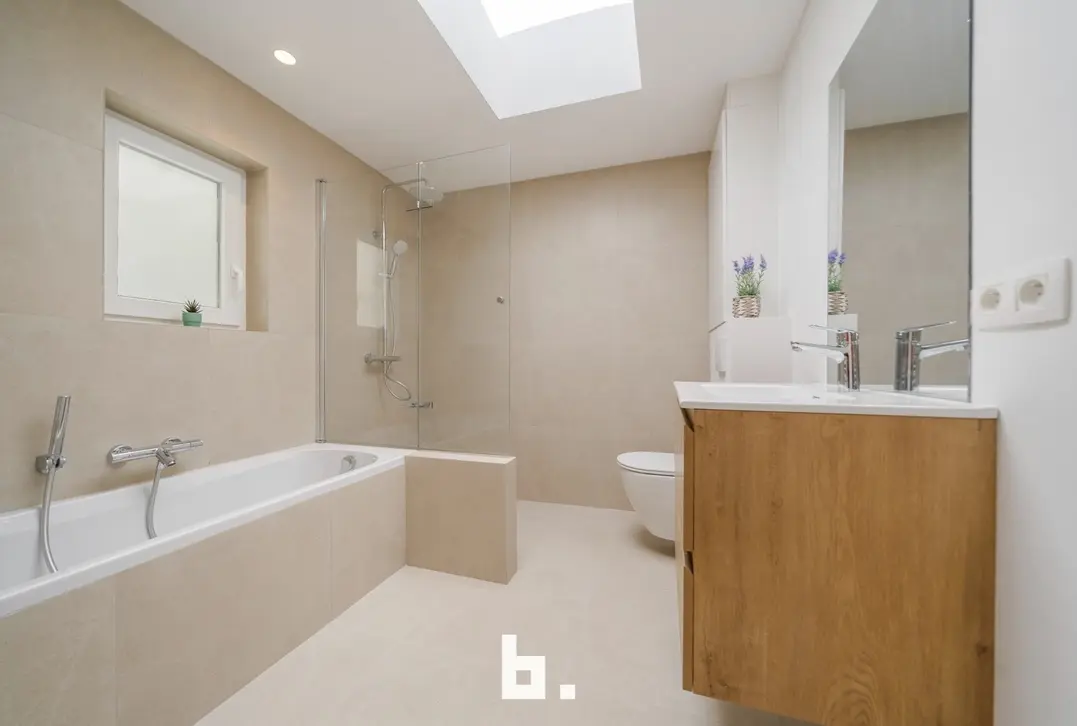Recent gerenoveerde, instapklare en bijzonder knusse woning - Brugge
