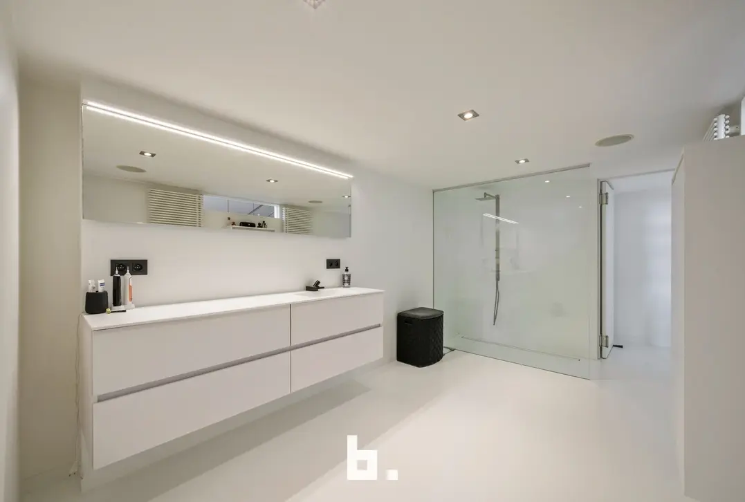 Exclusieve loft met industriële klasse nabij centrum Kortrijk - Spinnerijkaai 45  bus 119, 8500 Kortrijk - €545.000