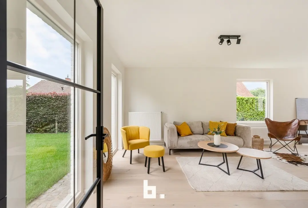 Instapklare, luxueus gerenoveerde villa met praktijkmogelijkheden op toplocatie in Rumbeke - Roeselare