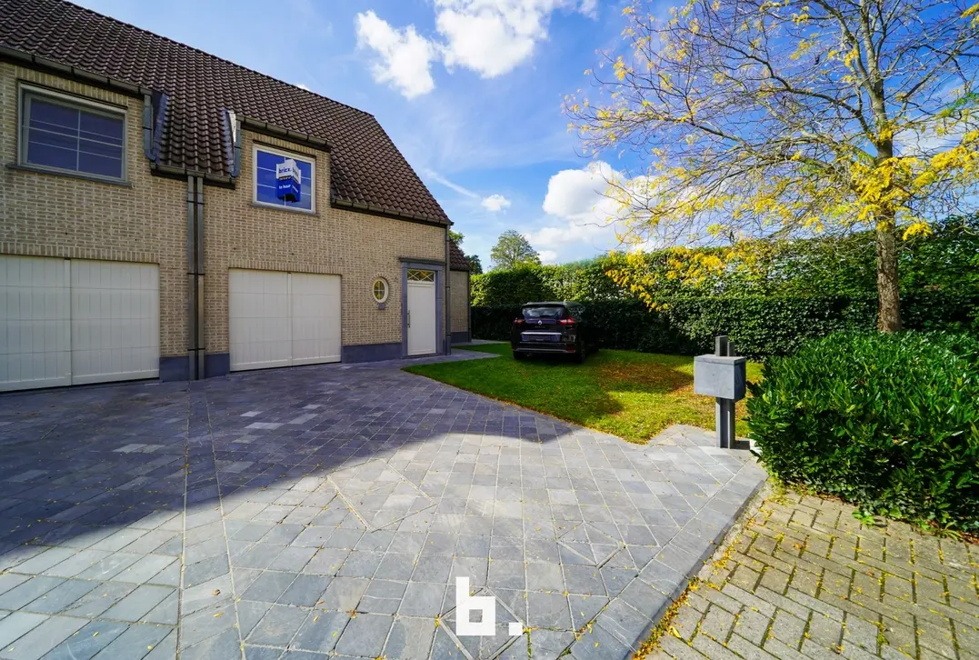 Woning met 3 slaapkamers, tuin en inpandige garage in Loppem - Loppem