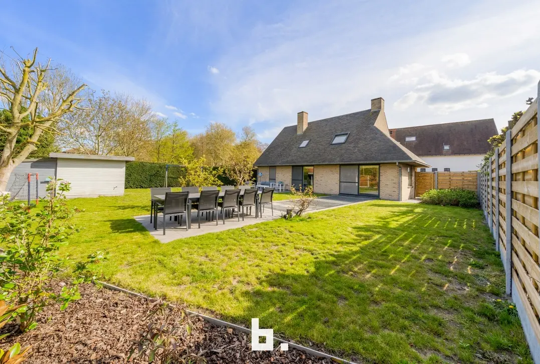 Prachtige villa met zonovergoten tuin en zwemvijver te Jabbeke! - Jabbeke