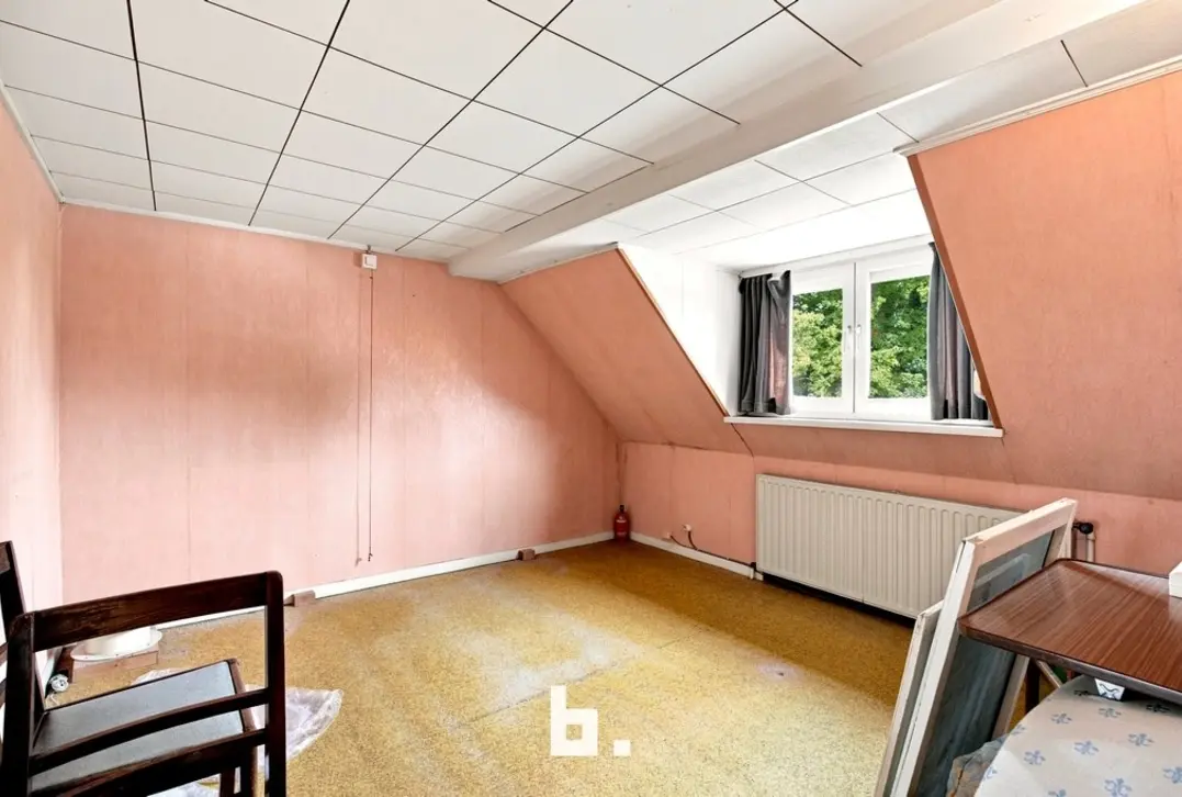 Unieke eigendom met 5 slaapkamers, 3 garages en tal van mogelijkheden op 1.507 m² - Kortemark
