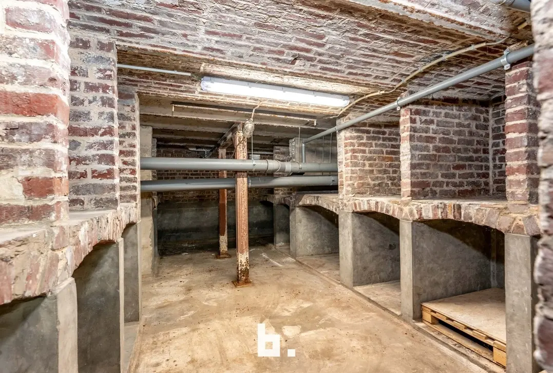 Exclusief neoclassicistisch herenhuis in hartje Roeselare - Roeselare