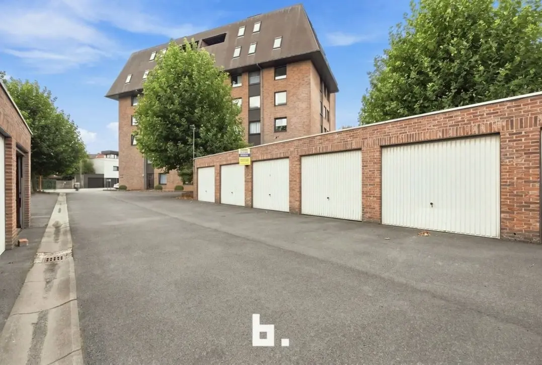 Riant dakappartement met 4 Slk en staanplaats - Roeselare