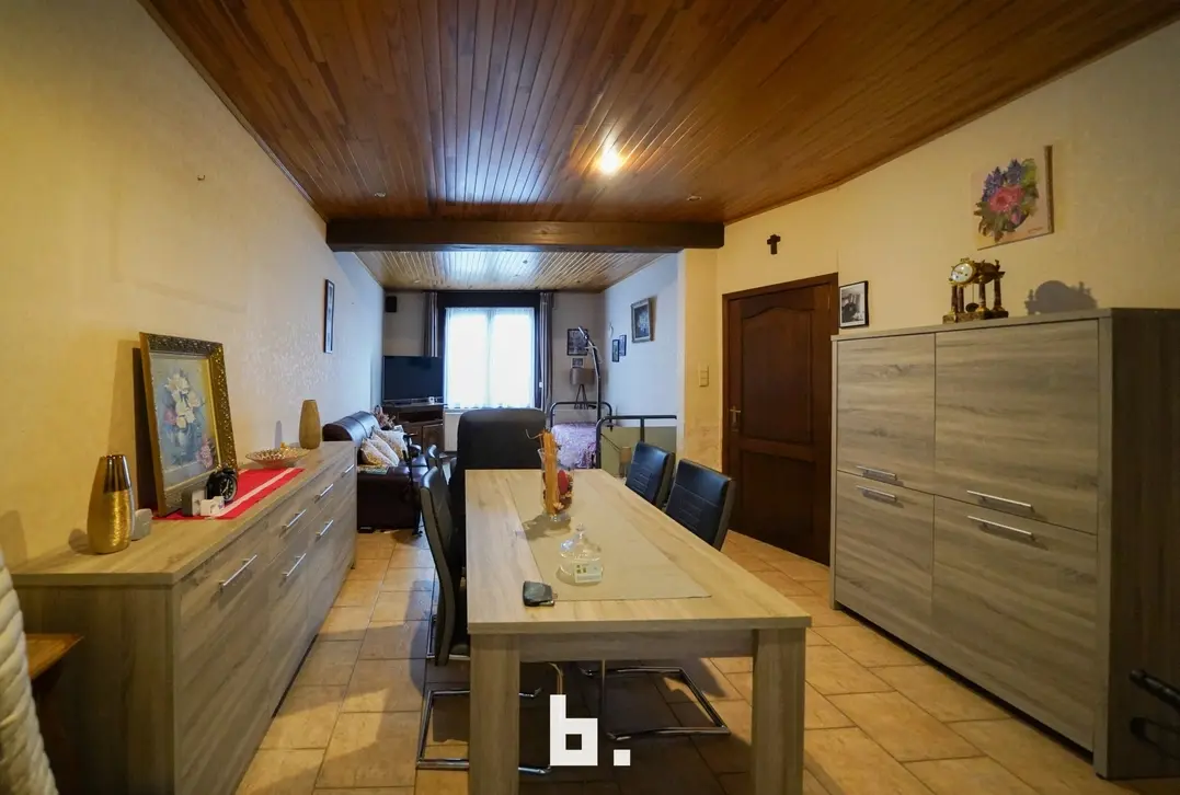 Aangename rijwoning met tuin en 2 slaapkamers in centrum Sint-Andries - Sint-Andries