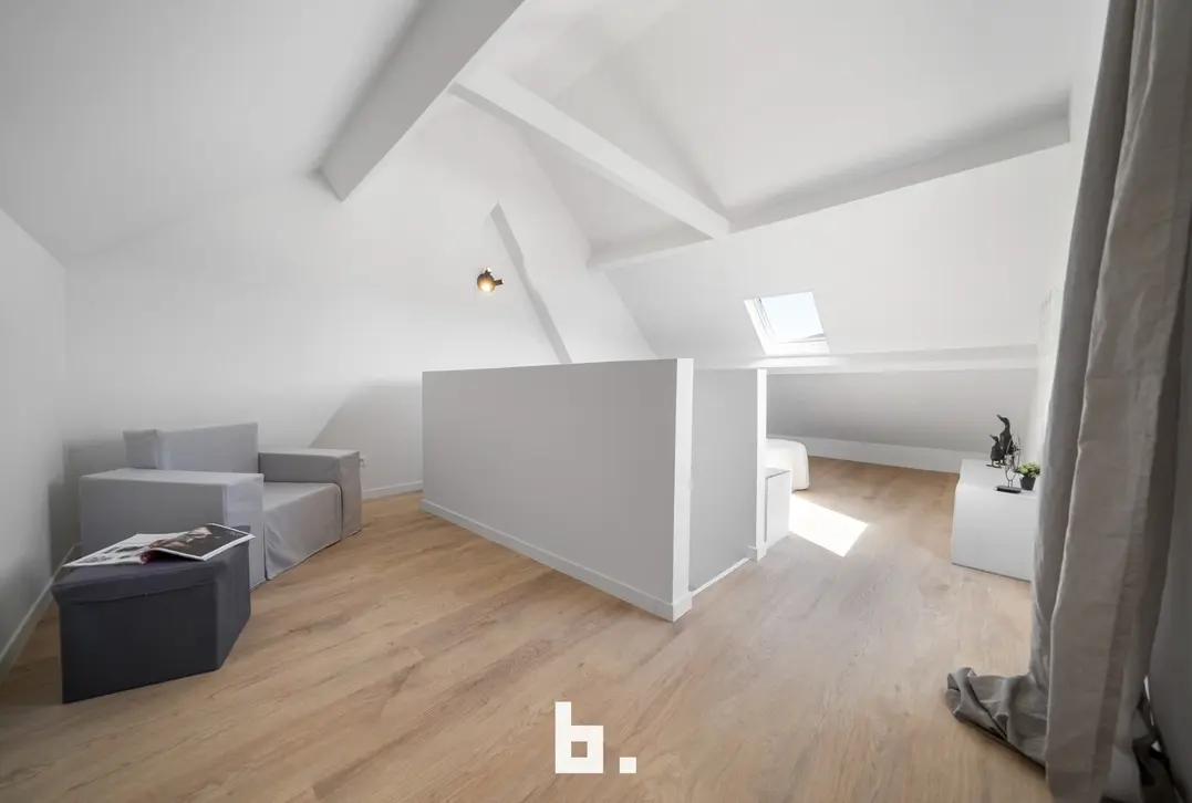 Stijlvol gerenoveerde woning met 3 slpks en prachtige tuin te Brugge waar ruimte, licht en verfijning samenkomen - Brugge
