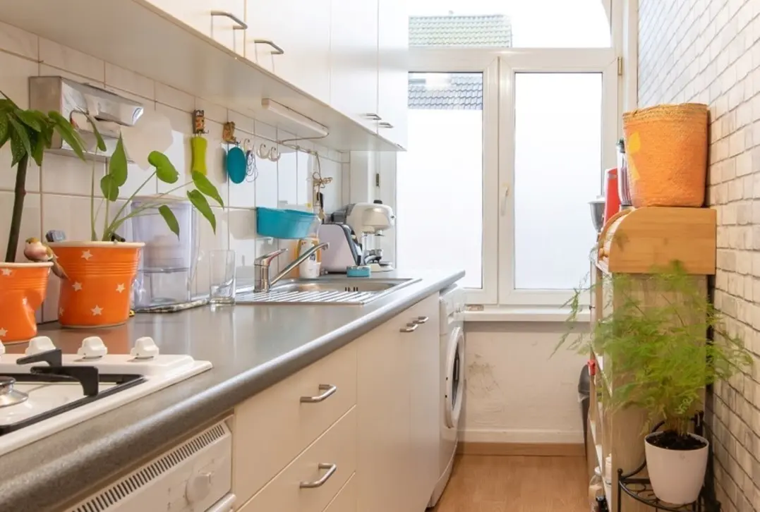 Opbrengsteigendom met drie 1 slaapkamer appartementen te centrum Oostende  - Oostende