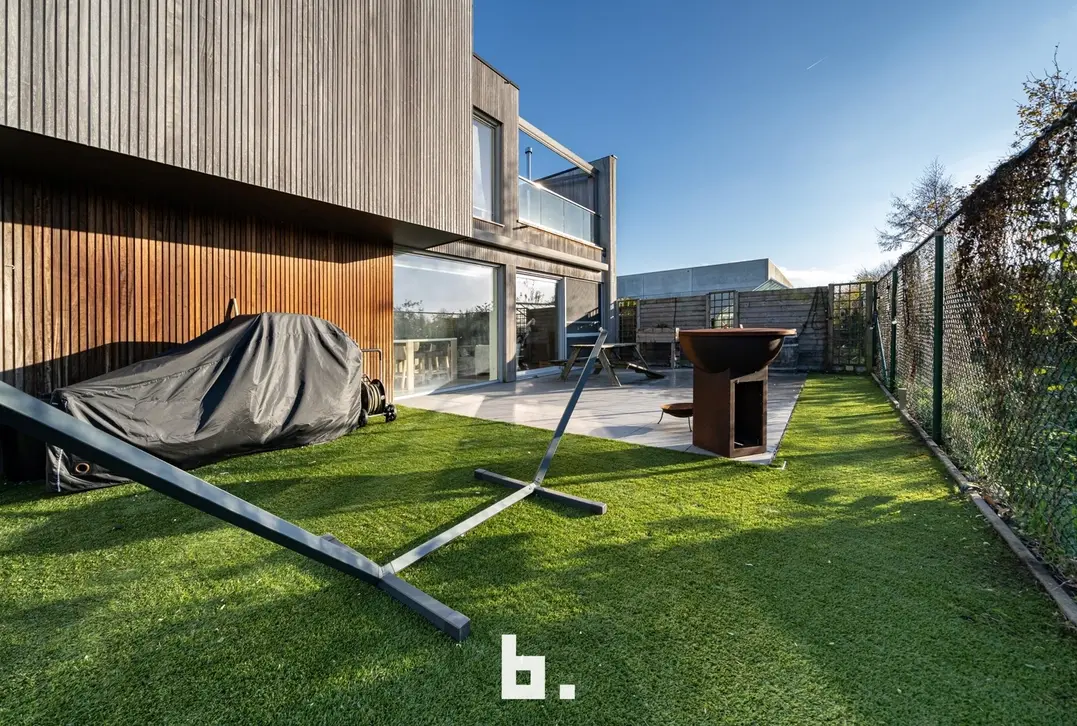 Luxueuze loods met appartement - Jabbeke