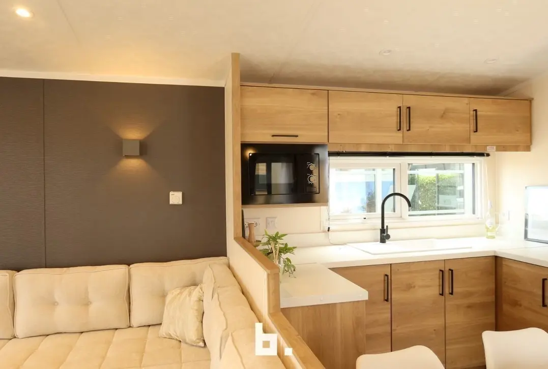 Nieuwe  chalets op topligging vlak tegen de zee te Wenduine  - De Haan