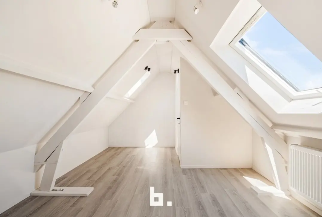 Instapklare halfopen bebouwing met 3 slaapkamers en garage! - Roeselare