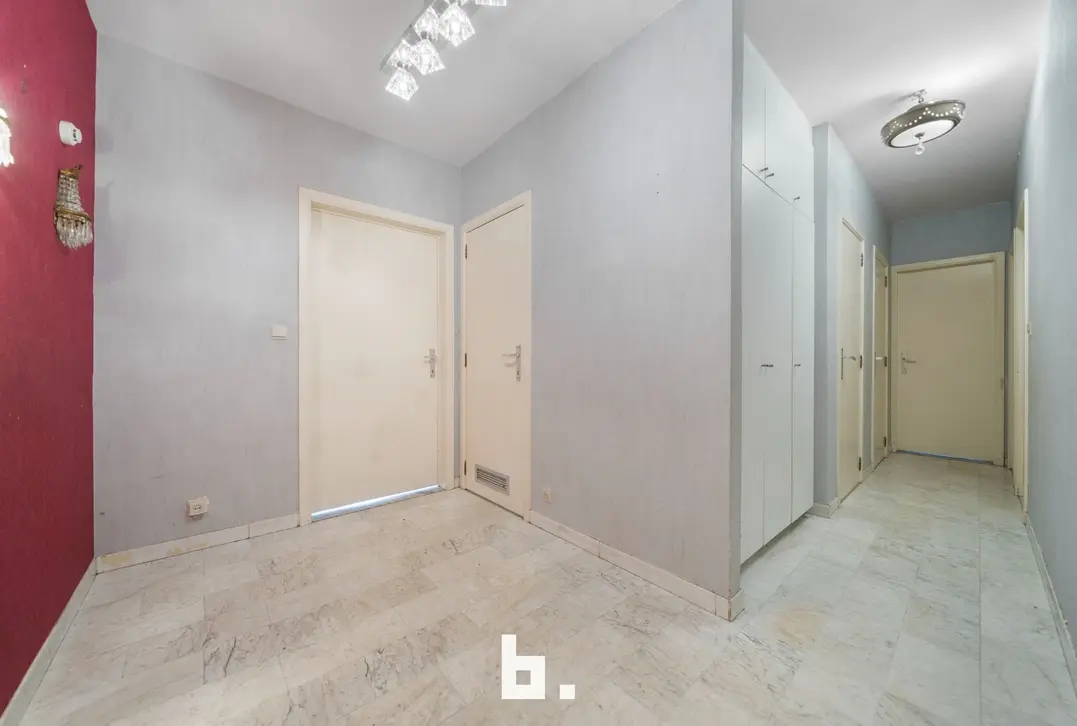 Verrassend ruim appartement op uitstekende ligging te Sint-Michiels - Sint-Michiels