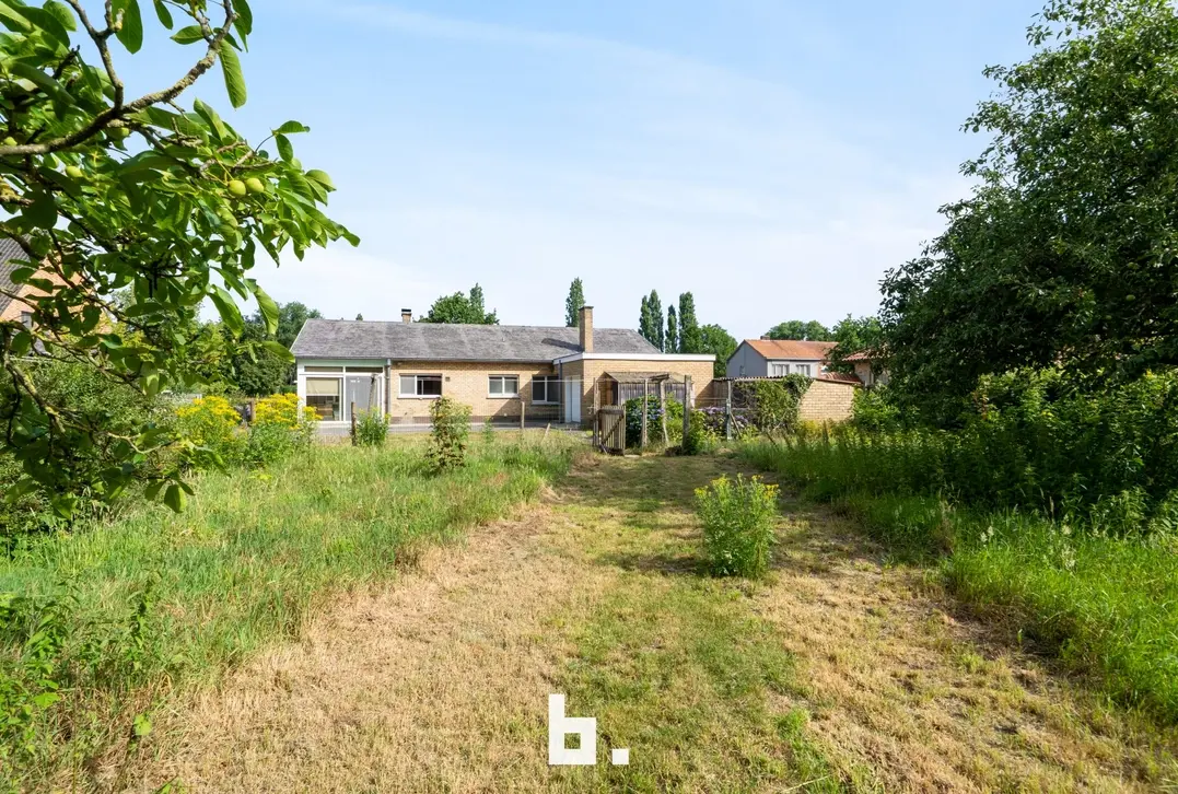 Karaktervolle laagbouwvilla op een perceel van 1.710 m² – Toplocatie in Oedelem - Oedelem