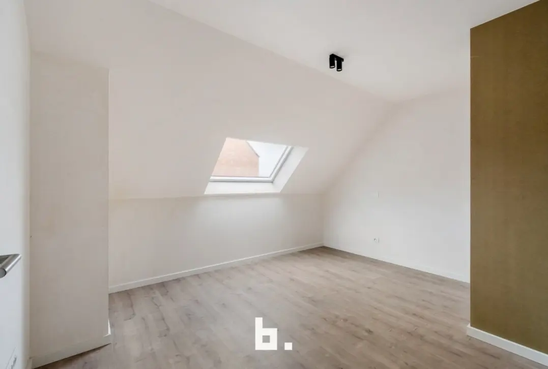 Ruime nieuwbouwwoning met 4 slaapkamers, garage en mooi afgewerkte tuin - Ledegem