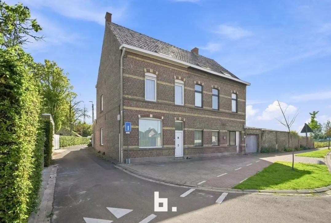 Hoekwoning met karakter - Izegem