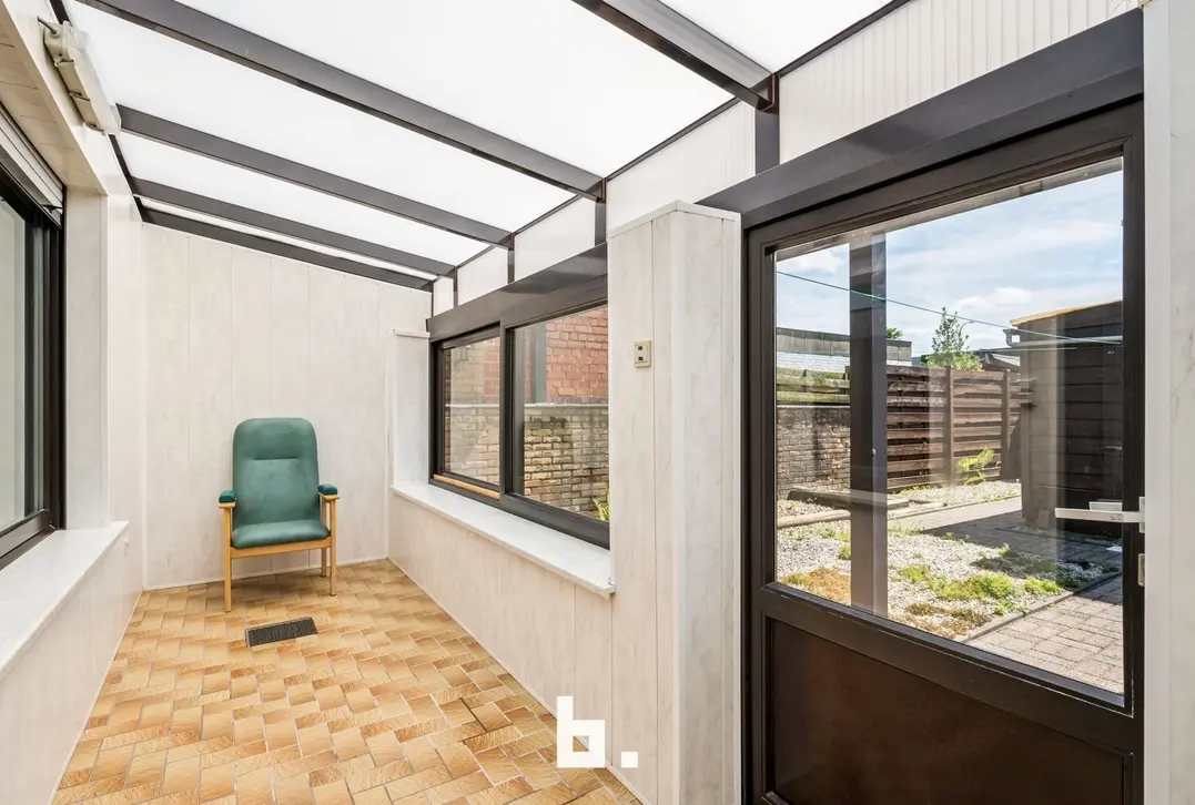 Ruime gezinswoning met zonnige tuin en garage. - Roeselare