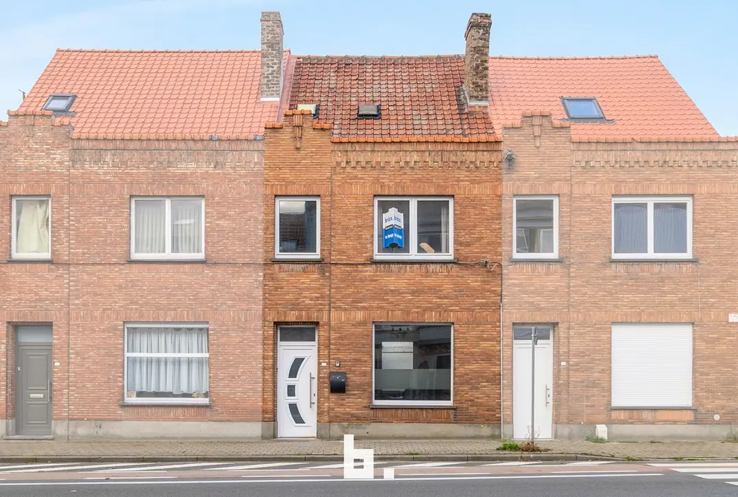 Oostende- Instapklare gezinswoning met 4 slaapkamers en koer  – EPC C & CONFORME ELEKTRICITEIT - Oostende