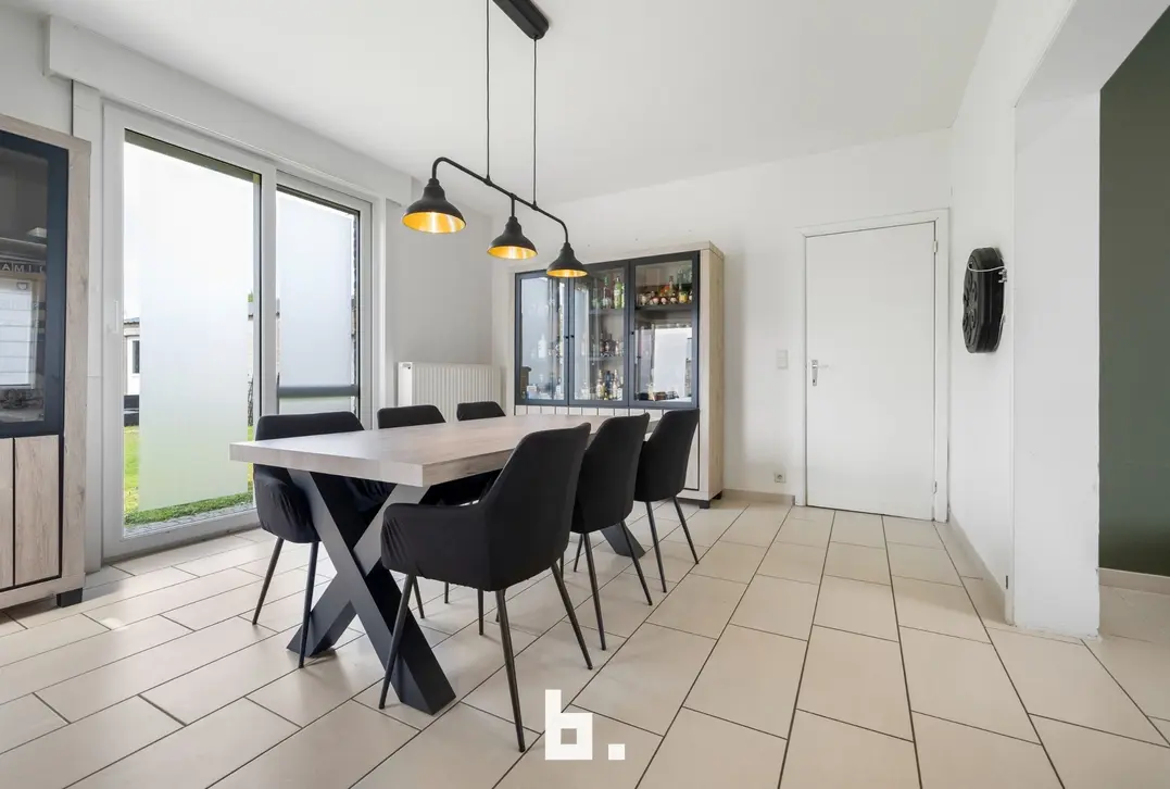 Ruime woning met groote tuin en garage te Hertsberge - Oostkamp