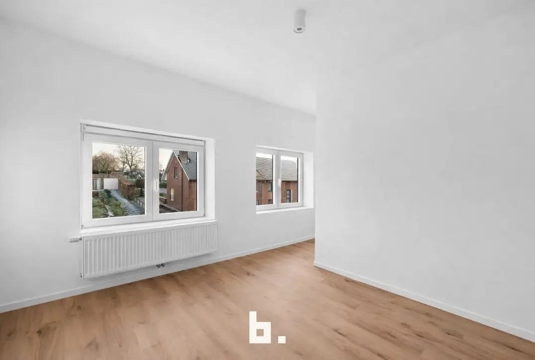 Energiezuinige, volledig gerenoveerde woning met landelijke vergezichten!-Zwevegem-€295.000