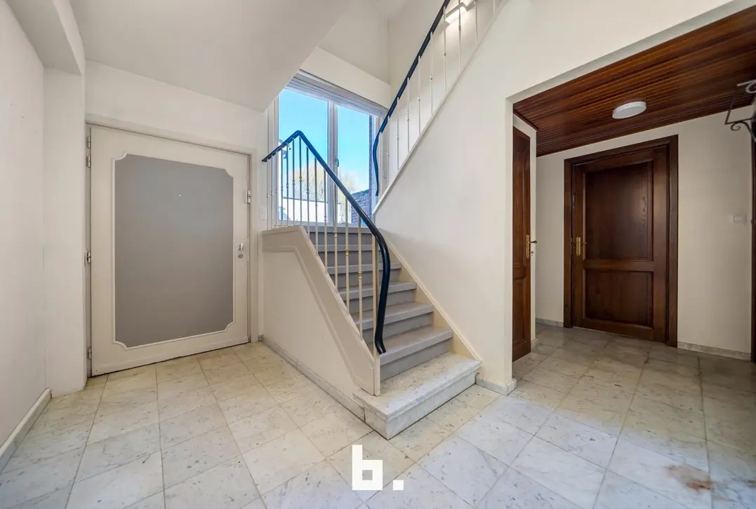 Open bebouwing met 3 slaapkamers en garage op uitstekende ligging - Sint-Andries