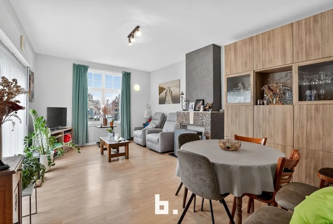 Tophorecazaak met woonst te koop op absolute A-locatie te Diksmuide - Diksmuide