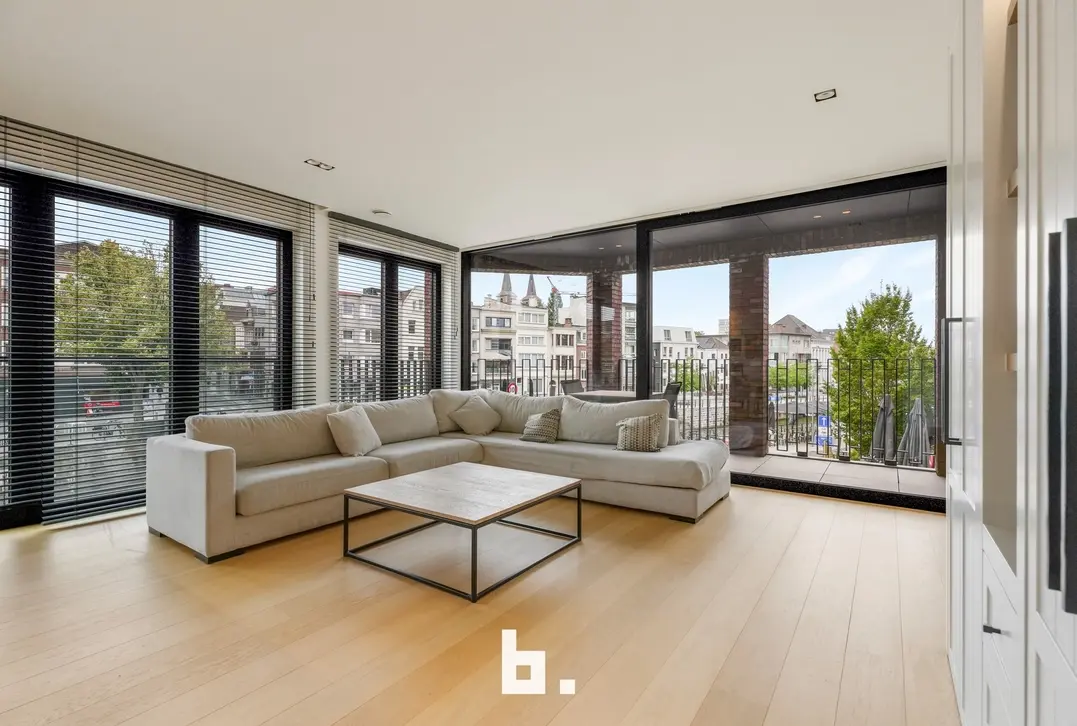 Subliem bemeubeld appartement met zicht op de Leie - Kortrijk