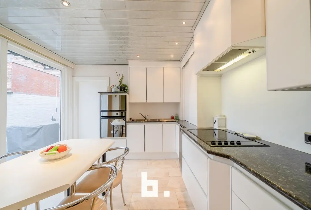 Grote woonst met atelier  - Roeselare