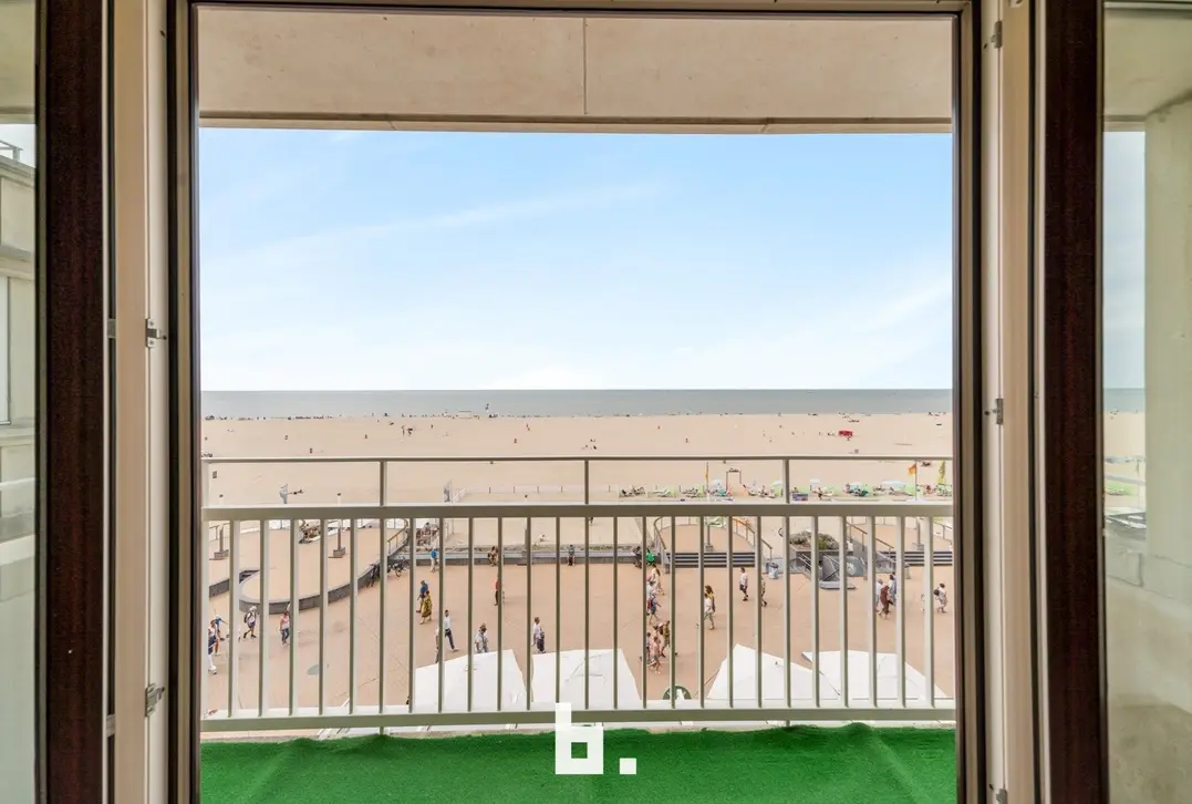 Exclusief zeezicht op de Albert I-Promenade – 125 m² met potentieel voor 3 slaapkamers te Oostende  - Oostende