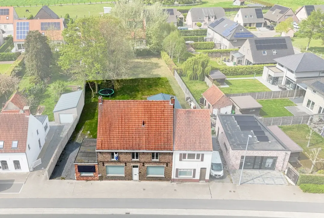 Ruime woning met groote tuin en garage te Hertsberge - Oostkamp