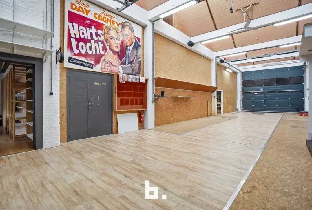 Multifunctioneel en vlot inrijbaar magazijn - Roeselare