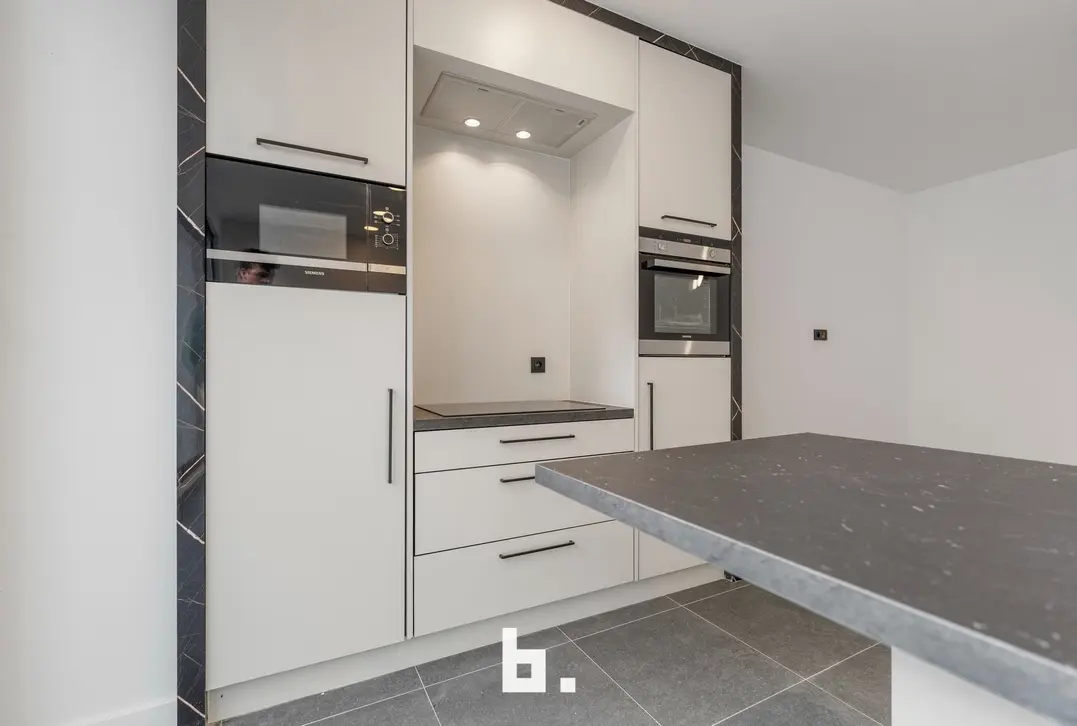 Volledig vernieuwd 2-slaapkamerappartement op centrale ligging - Wevelgem - €180.000