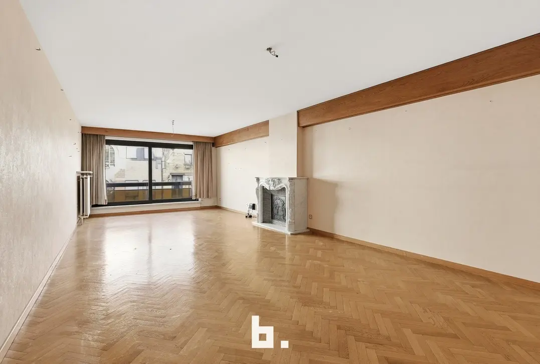 Ruim 3-slaapkamer appartement  in hartje Roeselare - Roeselare