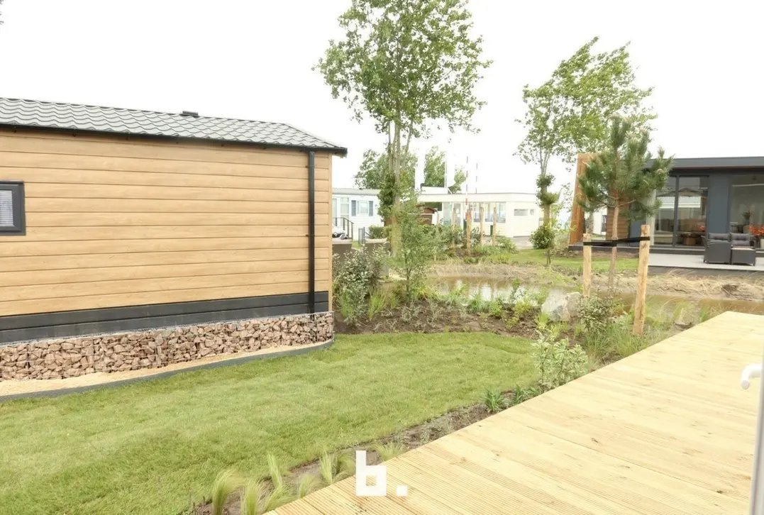 Nieuwe  chalets op topligging vlak tegen de zee te Wenduine  - De Haan