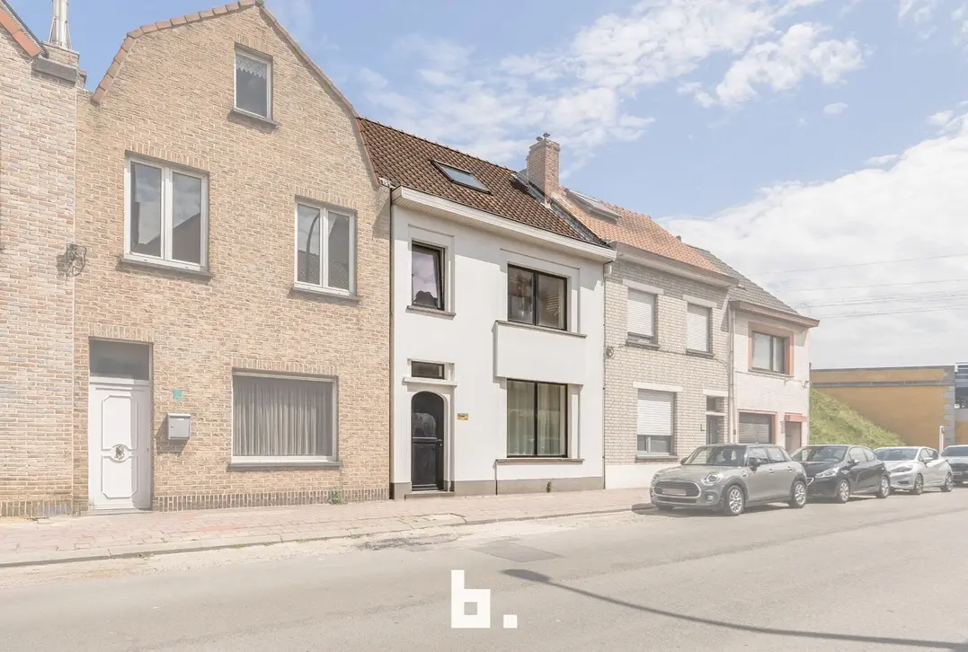 Stijlvol gerenoveerde woning met 4 slpks en een prachtige tuin in hartje Knokke-Heist - Knokke-Heist