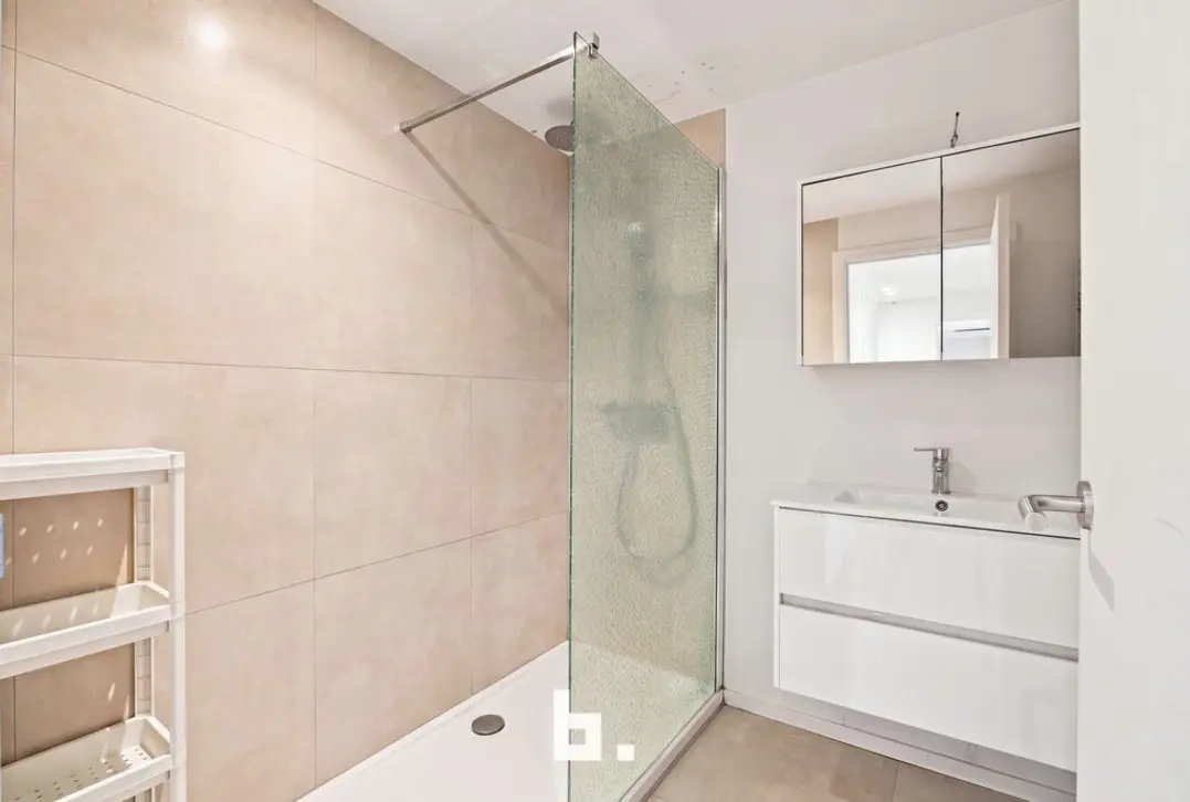 Gezellig gerenoveerd appartement met ruim zonneterras  - Roeselare