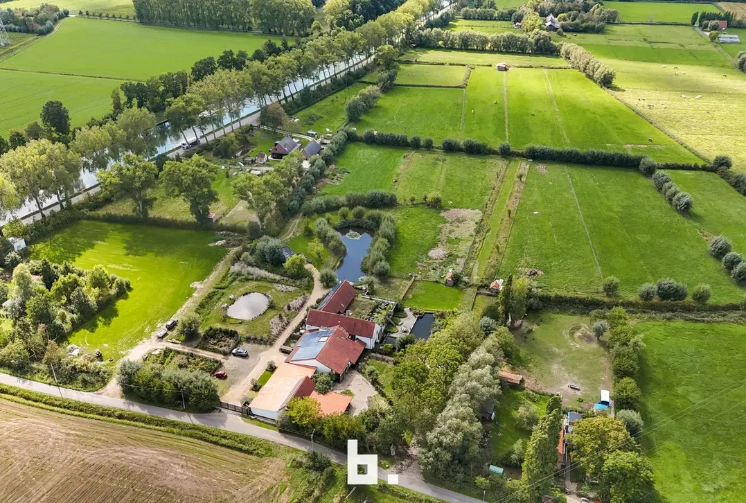 Uniek domein op 4,68 hectare met 4 vergunde vakantieunits - Brugge