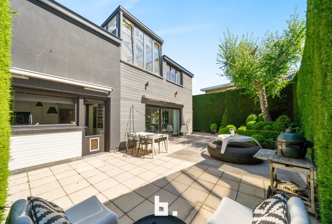 Stijlvolle gerenoveerde woning met 4 slaapkamers en garage op topligging! - Roeselare