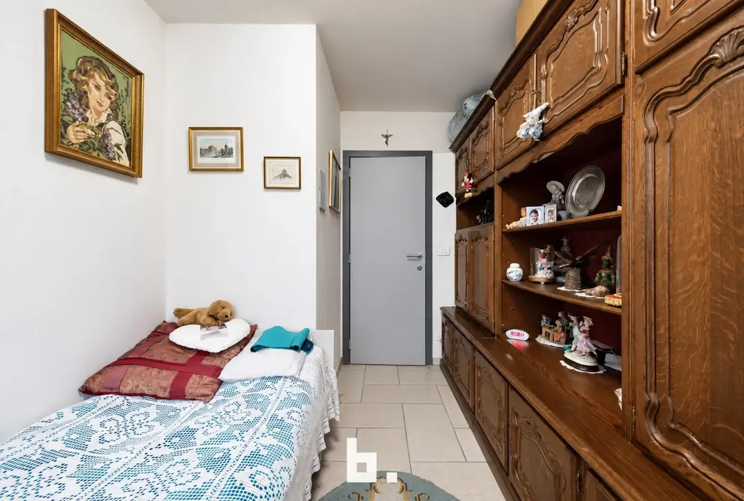 Stabiel verhuurd appartement met 5% rendement op topligging te centrum Menen - Menen