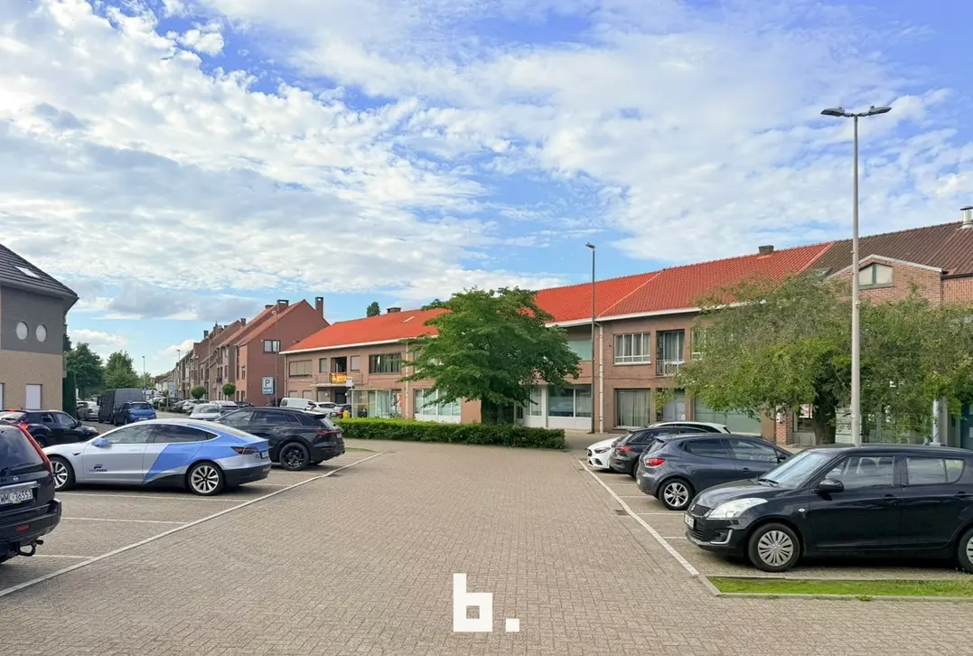 Verhuurde opbrengsteigendom met BATOPIN CASH-punt – Houthalen-Helchteren - Houthalen-Helchteren