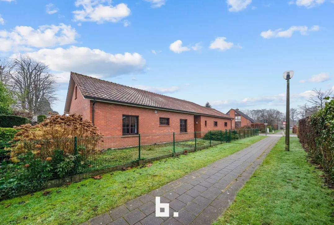 Rustige gelegen te renoveren open bebouwing op topligging - Sint-Andries