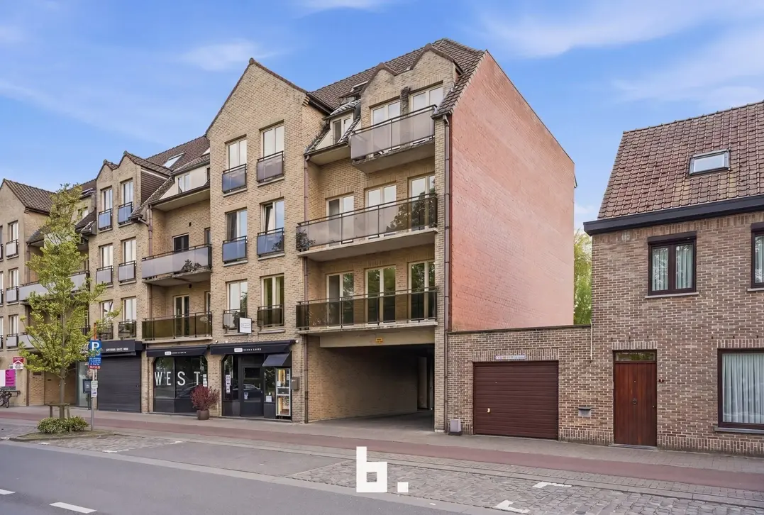 Lichtrijk appartement met twee terrassen en zicht op het Park van de Walle in Roeselare - Roeselare